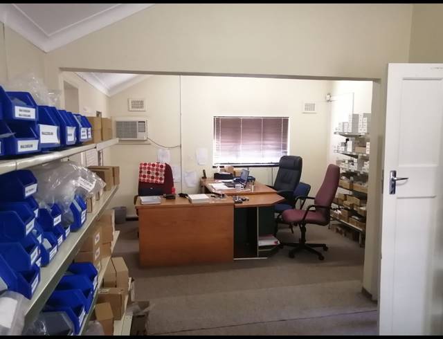 637M² OFFICE FOR SALE IN PINETOWN CENTRAL